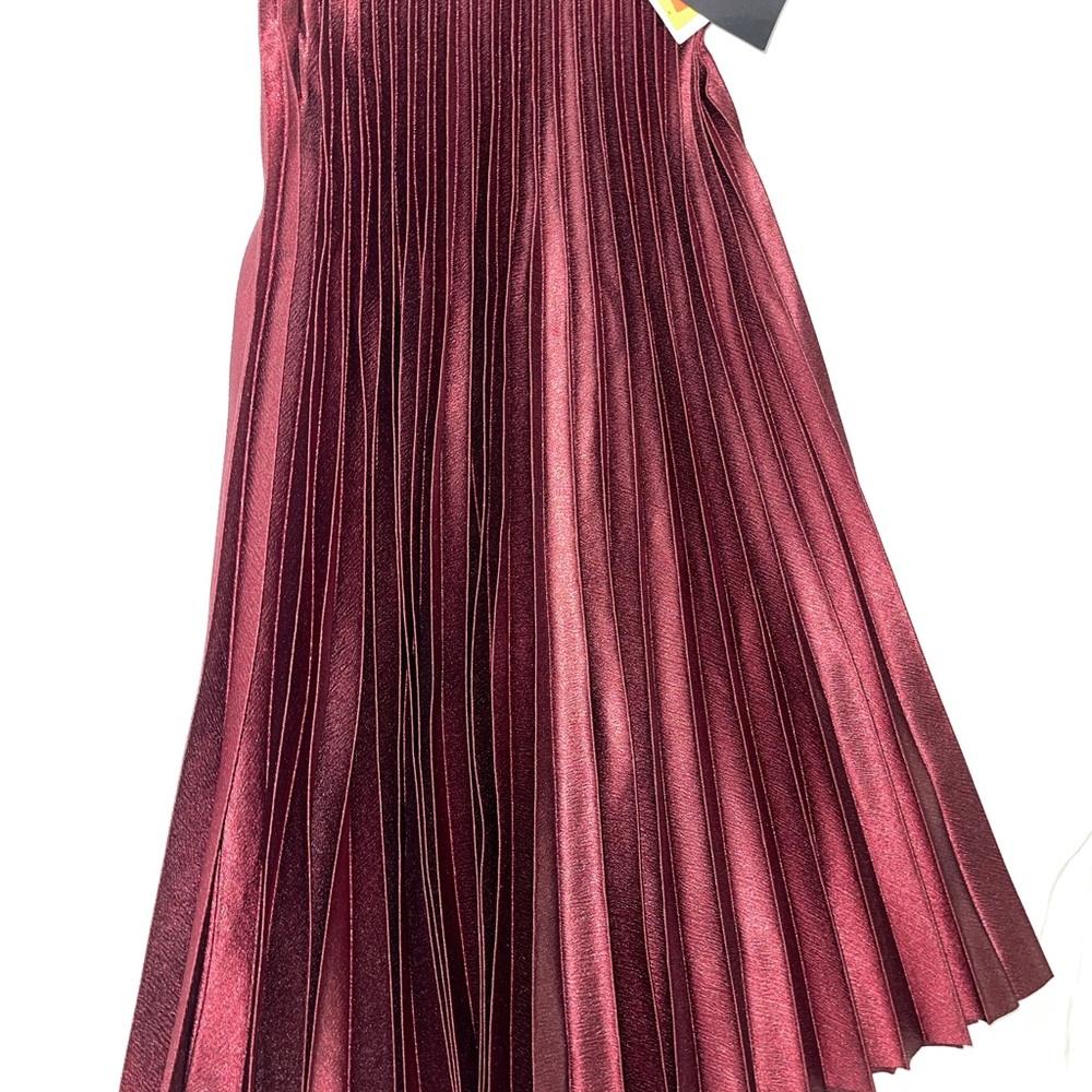 Pleated skirt